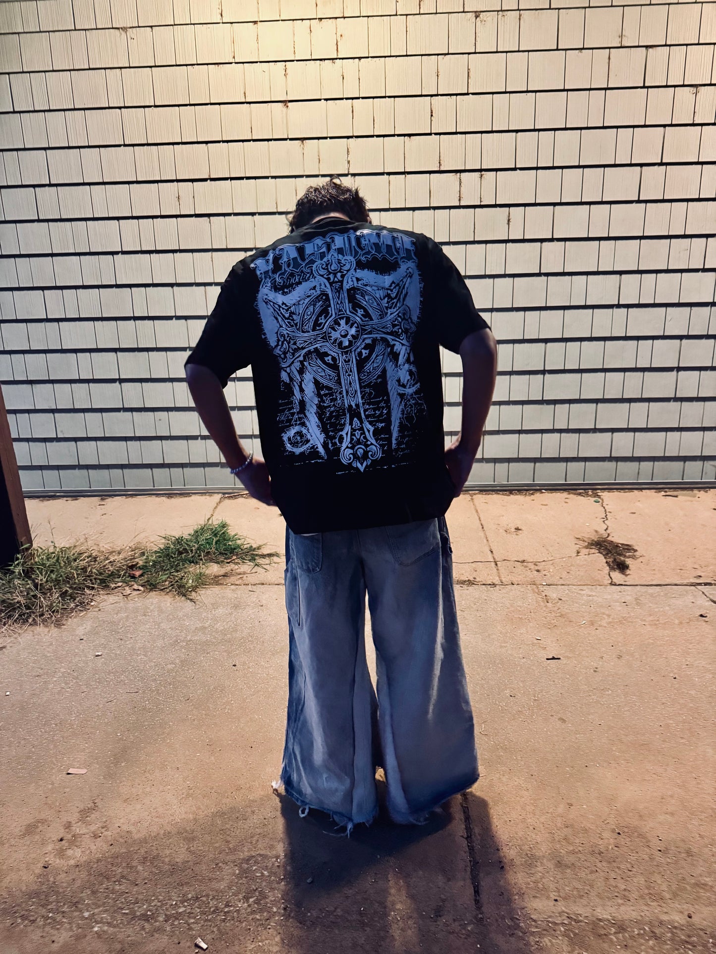 YASUMI CROSS TEE